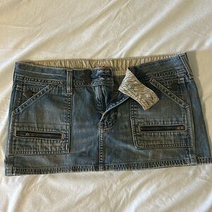 Vintage Hollister mini jean skirt, size 7